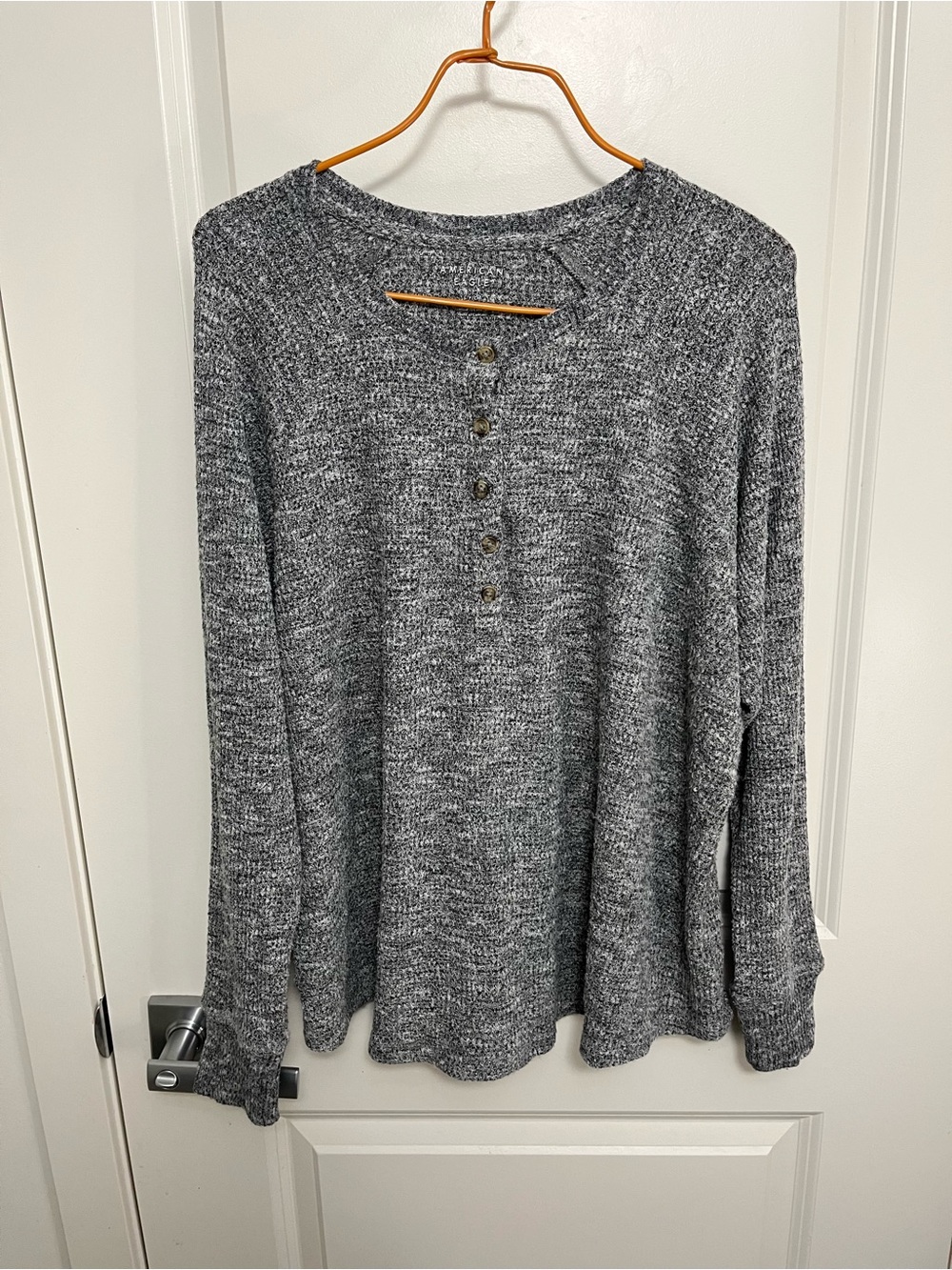 American Eagle Cozy Knit Henley Sweater - Gray in size S
